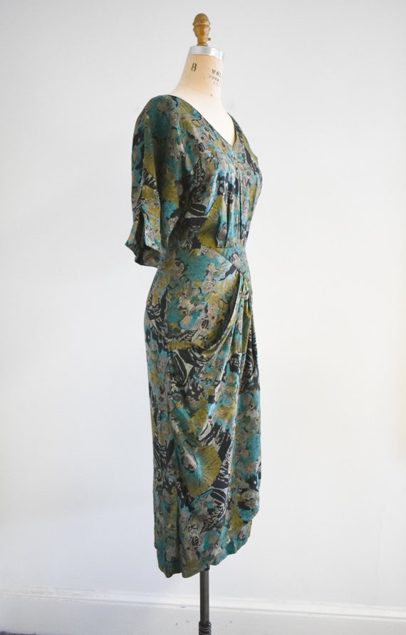 1980s Ashlee Green Abstract Rayon Dress with Open… - image 5