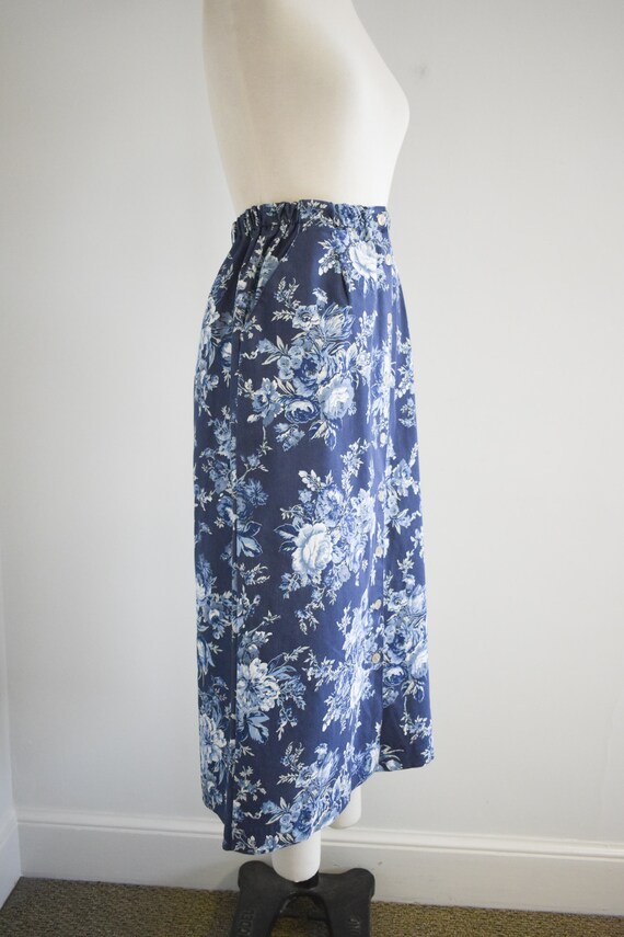 1980s Floral Denim Midi Skirt - image 5