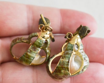 Vintage Seashell Dangle Clip Earrings