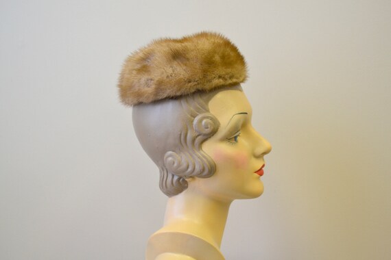 1960s Montaldos Fur Hat - image 5