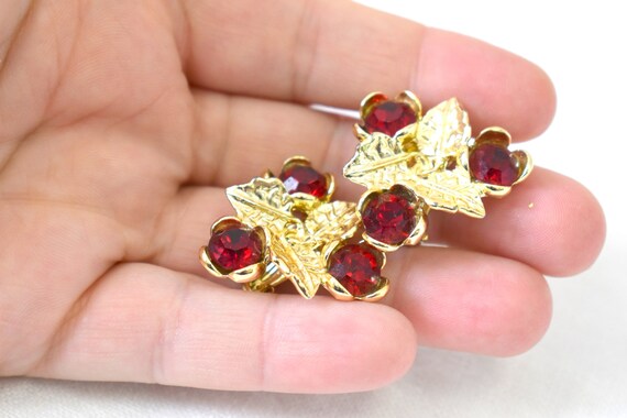 1960s Red Rhinestone Clip Earrings - image 3