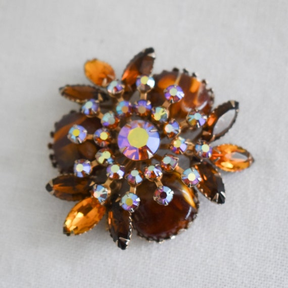 1950s Judy Lee Autumnal Rhinestone Brooch - image 1