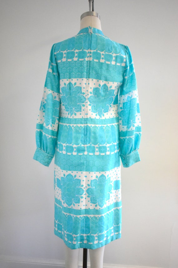 1960s Aqua and White Silk Patterned Dress - image 5