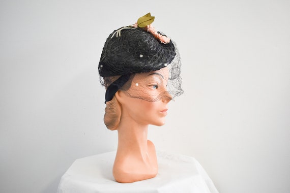 1940s Blue-Black Straw Tilt Hat with Pink Flowers - image 2