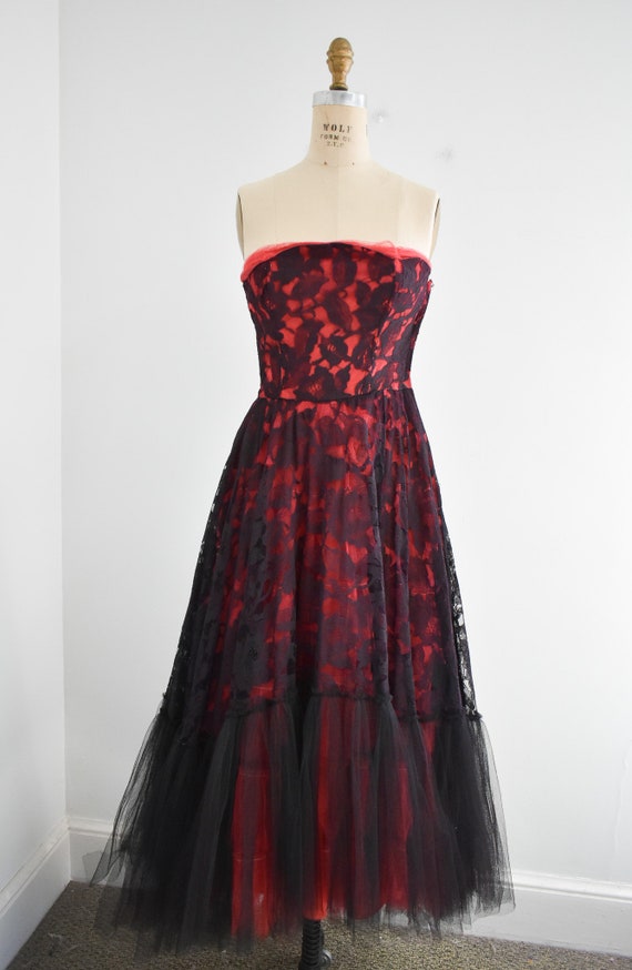 1950s Black Lace and Tulle Dress with Red Lining - image 2