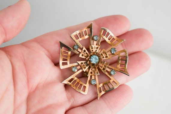 Vintage 40s Blue Rhinestone Crystal Brooch, Pot Metal Floral Brooch