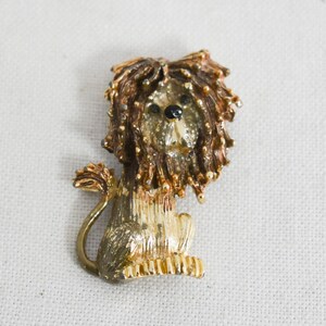 1960s Lion Brooch