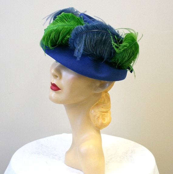 1940s Blue and Green Feather Hat - image 1