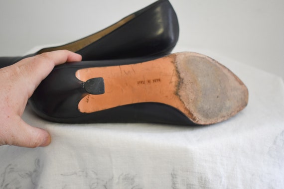 1980s/90s Ferragamo Navy Leather Heels, Size 8 1/… - image 5