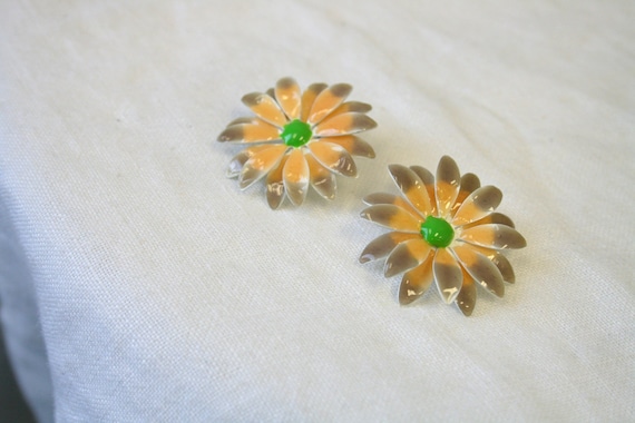 1960s Enamel Daisy Post Back Earrings