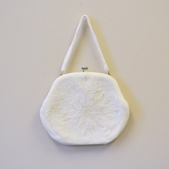 1950s White Beaded Purse - image 1