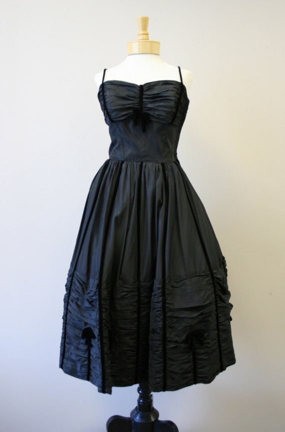 1950s Black Taffeta and Velvet Dress - Etsy