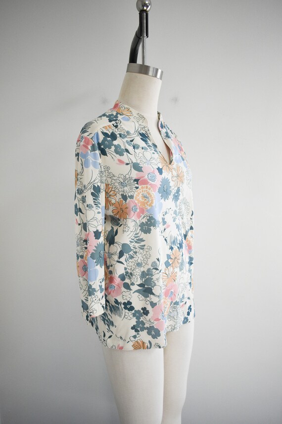1970s Floral Knit Blouse - image 4