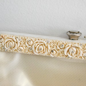1950s Cream Vinyl and Resin Clutch Purse image 3