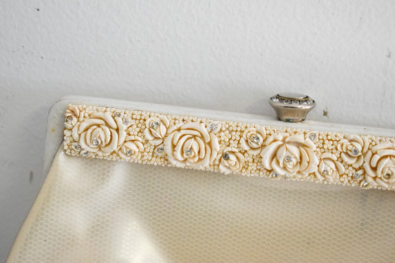 1950s Cream Vinyl and Resin Clutch Purse image 3