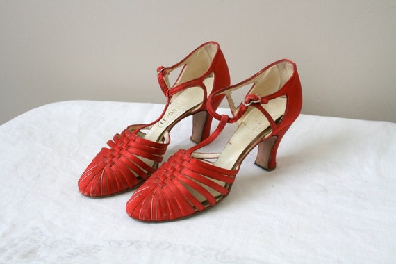Late 1920s/Early 1930s Red Silk T-Strap Heels, Siz