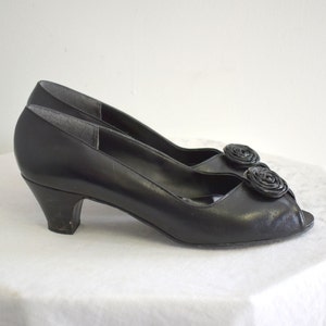 1970s Selby Black Rosette Peep Toe Heels, Size 7.5 AAA
