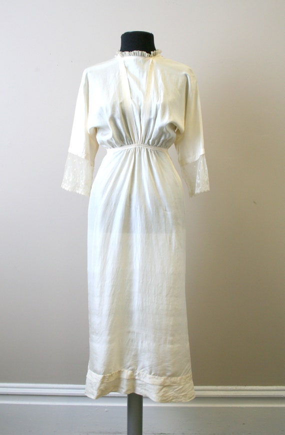 Edwardian Cream Silk Dress - image 3