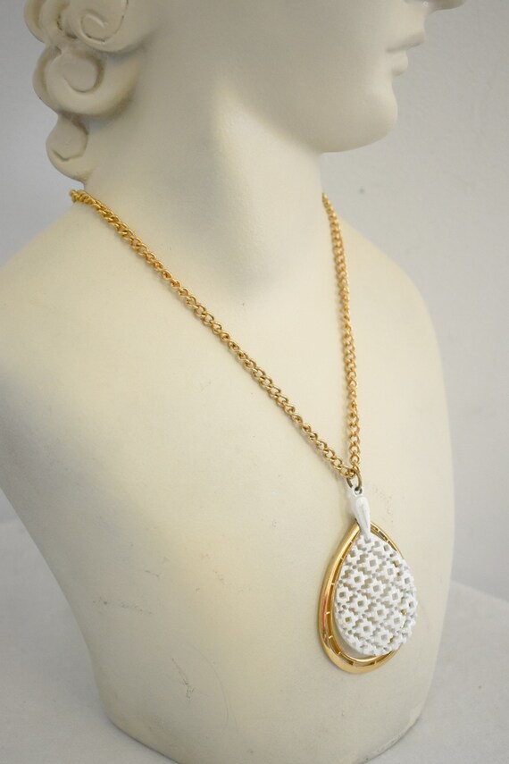 1960s/70s White and Gold Pendant and Chain Neckla… - image 6