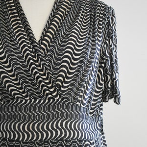 1930s/40s Black and Cream Wave Printed Rayon Dress 画像 3