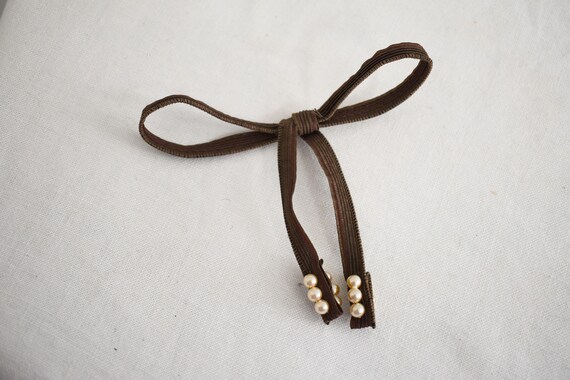 Vintage Wired Millinery Bow with Faux Pearls - image 3