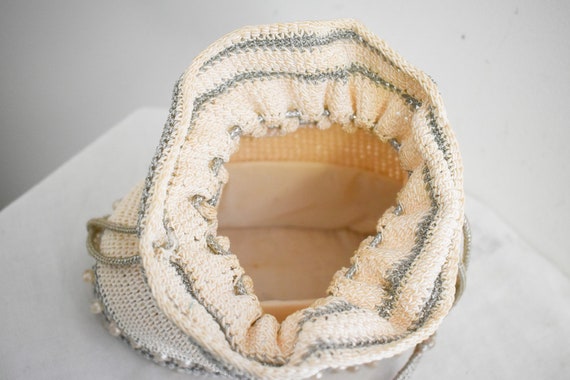 1950s Cream and Silver Crochet Purse with Faux Pe… - image 7