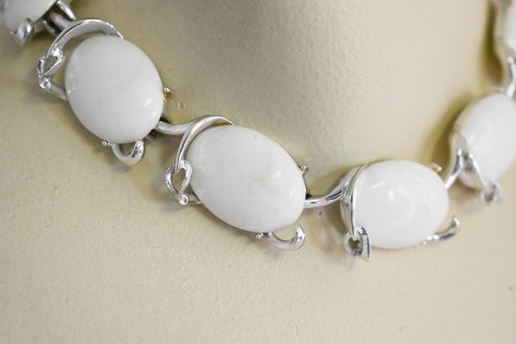 1960s White Ovals and Silver Necklace and Bracele… - image 6