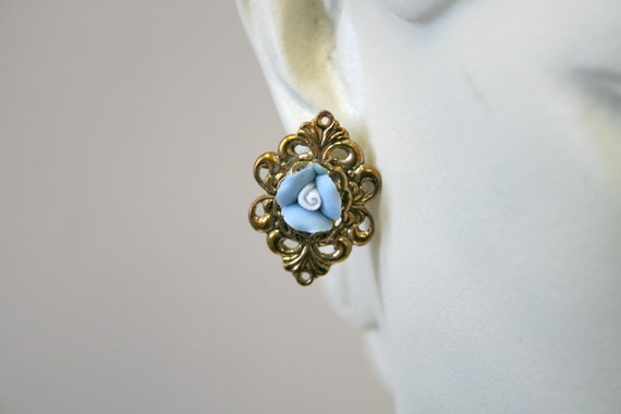 1980s Blue Ceramic Rose Post Back Earrings - image 3