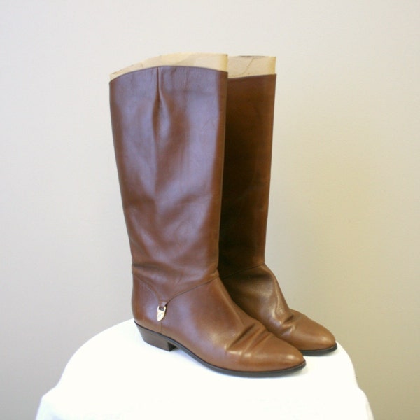 Suede Etienne Aigner Boots SZ 8 main image 1