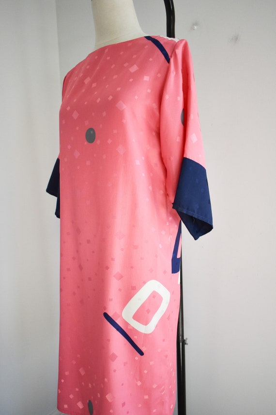 1980s Coral and Navy Kimono Sleeve Dress - image 5