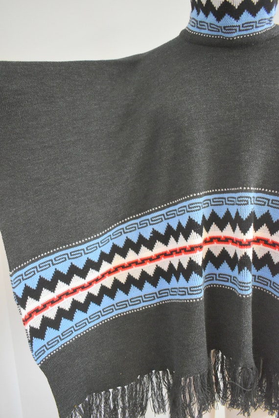 1970s Geometric Sweater Poncho - image 4