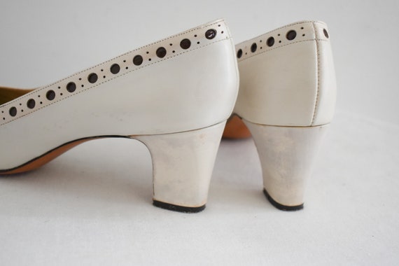 1960s Caressa Cream Heels, Size 7AAA - image 4