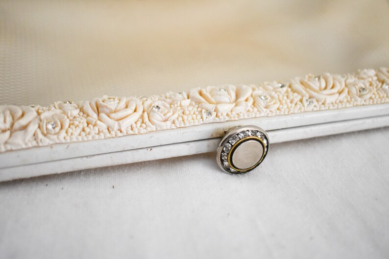 1950s Cream Vinyl and Resin Clutch Purse image 4