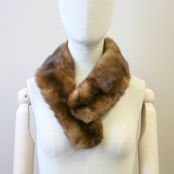 1950s Brown Fur Collar/Stole with Clips - image 1