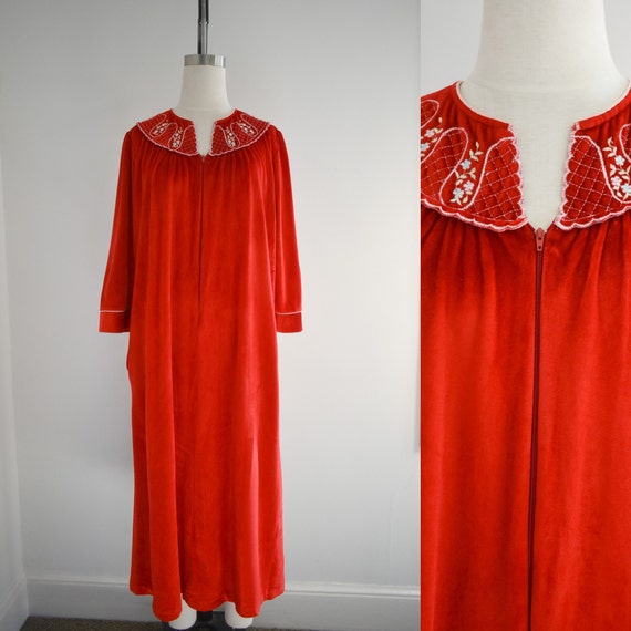 1980s Red Velour Housecoat - image 1