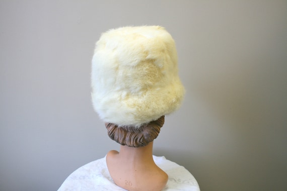1960s White Rabbit Fur Hat - Gem display picture 2