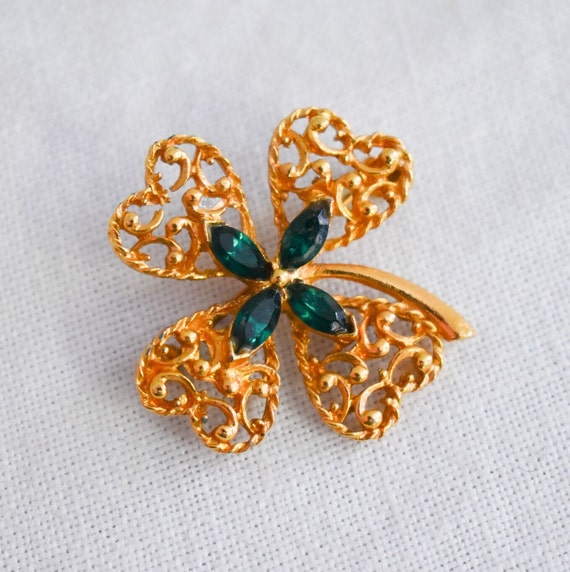 1960s Shamrock Green Rhinestone Brooch