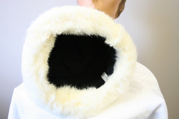 1960s White Rabbit Fur Hat - Gem display picture 2