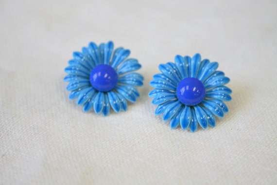 1960s Turquoise Enamel Daisy Clip Earrings