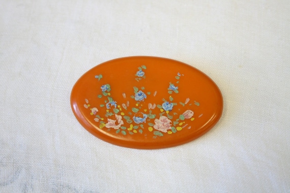 1940s Hand Painted Bakelite Oval Brooch