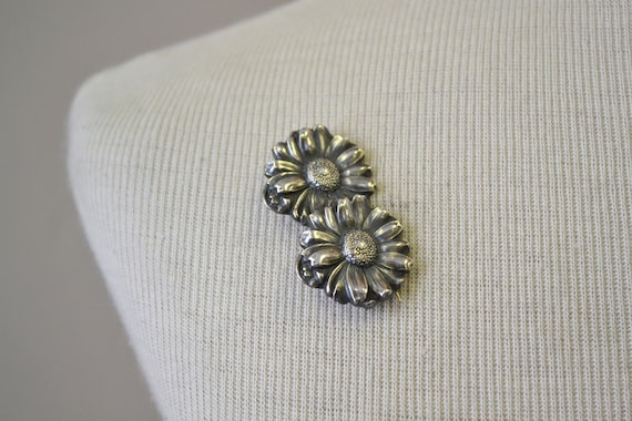 1910s Unger Brothers Double Daisy Brooch - image 2