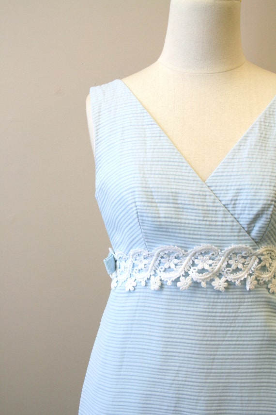 1960s Pale Blue Ribbed Dress with Lace - image 2