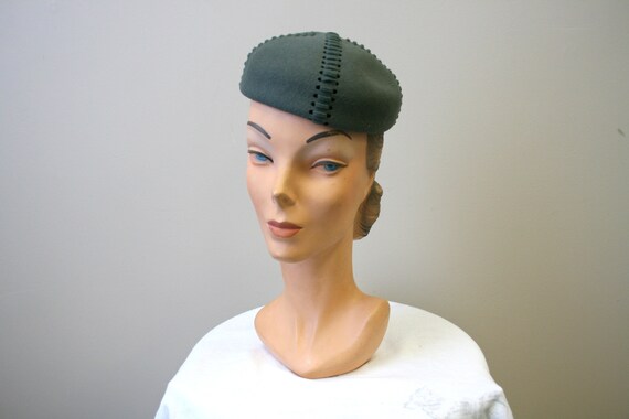 1940s Green Wool Felt Hat with Lacing