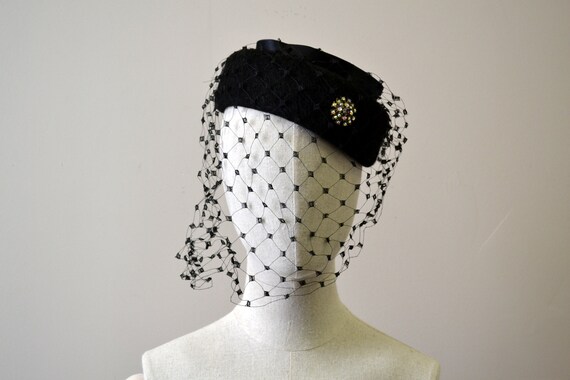 1950s Black Veiled Hat