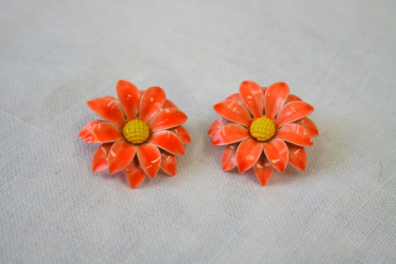 1960s Orange Daisy Clip Earrings