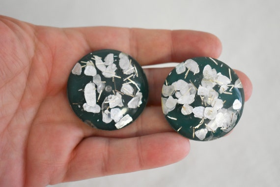 1960s Dark Green and White Confetti Resin Clip Ea… - image 2