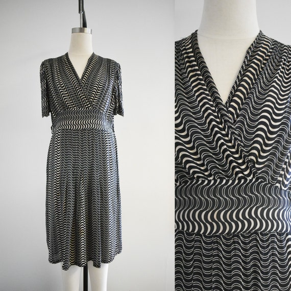 1930s/40s Black and Cream Wave Printed Rayon Dress - image 1