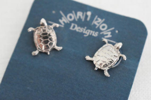 1990s Turtle Stud Pierced Earrings - image 3