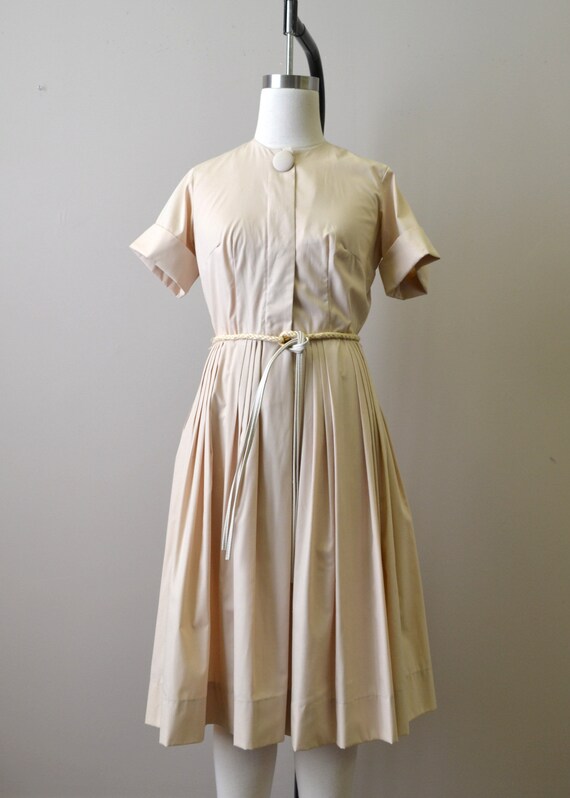 1960s Pale Tan Shirtwaist Dress - image 3