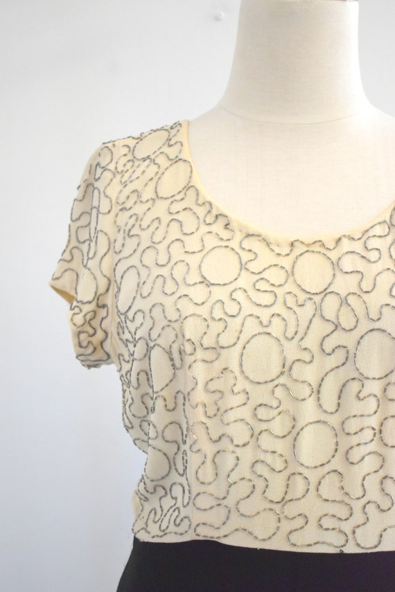 1940s Cream and Black Beaded Dress - image 3